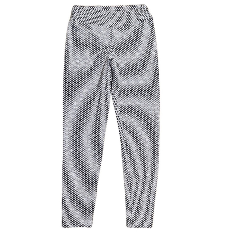 Black and White Waffle Patterned Leggings